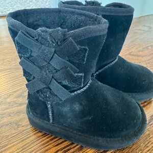 Toddler Black Ugg style Boots with Bow Detail